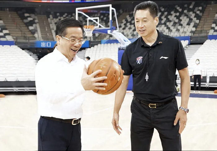 J9-打进四强的幕后功臣！李春江已经离开山西男篮，定居东莞|季后赛|广东男篮|江苏男篮|上海男篮|李京龙_新浪体育_新浪新闻