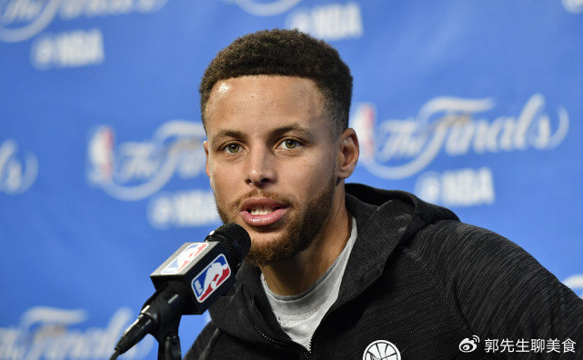 九游会下载-库里评历史最强阵容，科比詹皇均无缘，网友：这阵容能82胜0负|奥尼尔|斯蒂芬·库里|乔丹|勒布朗·詹姆斯|科比·布莱恩特_新浪体育_新浪新闻