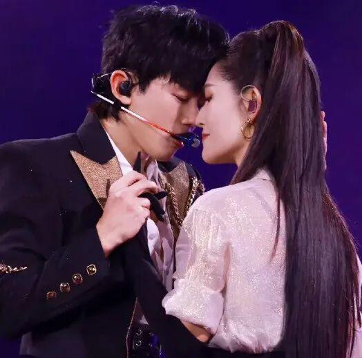 “中国好大，杭州很新鲜” ，克罗地亚球员托利奇加盟中超浙江队，正为妻女来杭做准备